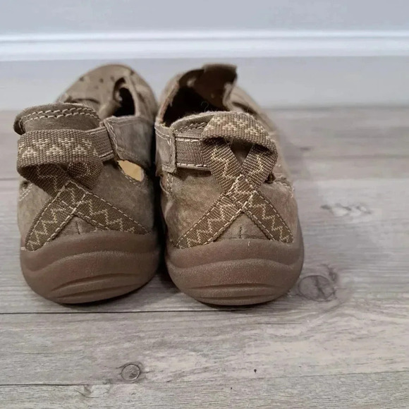 Magellan Outdoors Womens Putian Sandal Size 7M Tan Leather - Picture 5 of 9